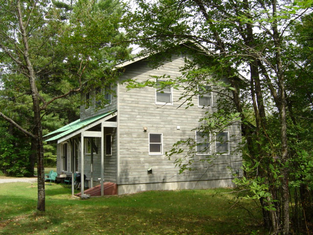 Family-Friendly Cabin Rental with Antique Clawfoot Tub near Lake George, New York