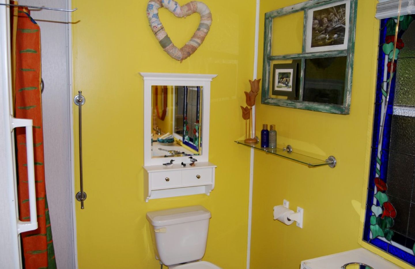 Secluded Cottage Rental with Private Dock on Idyllic Lake Josephine, Florida