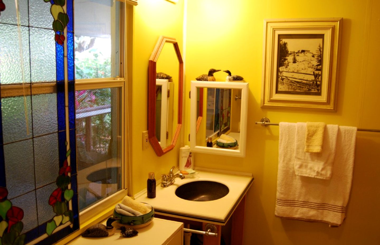 Secluded Cottage Rental with Private Dock on Idyllic Lake Josephine, Florida