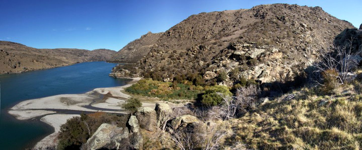 Two-Person Studio Rental on Lake Roxburgh in Central Otago