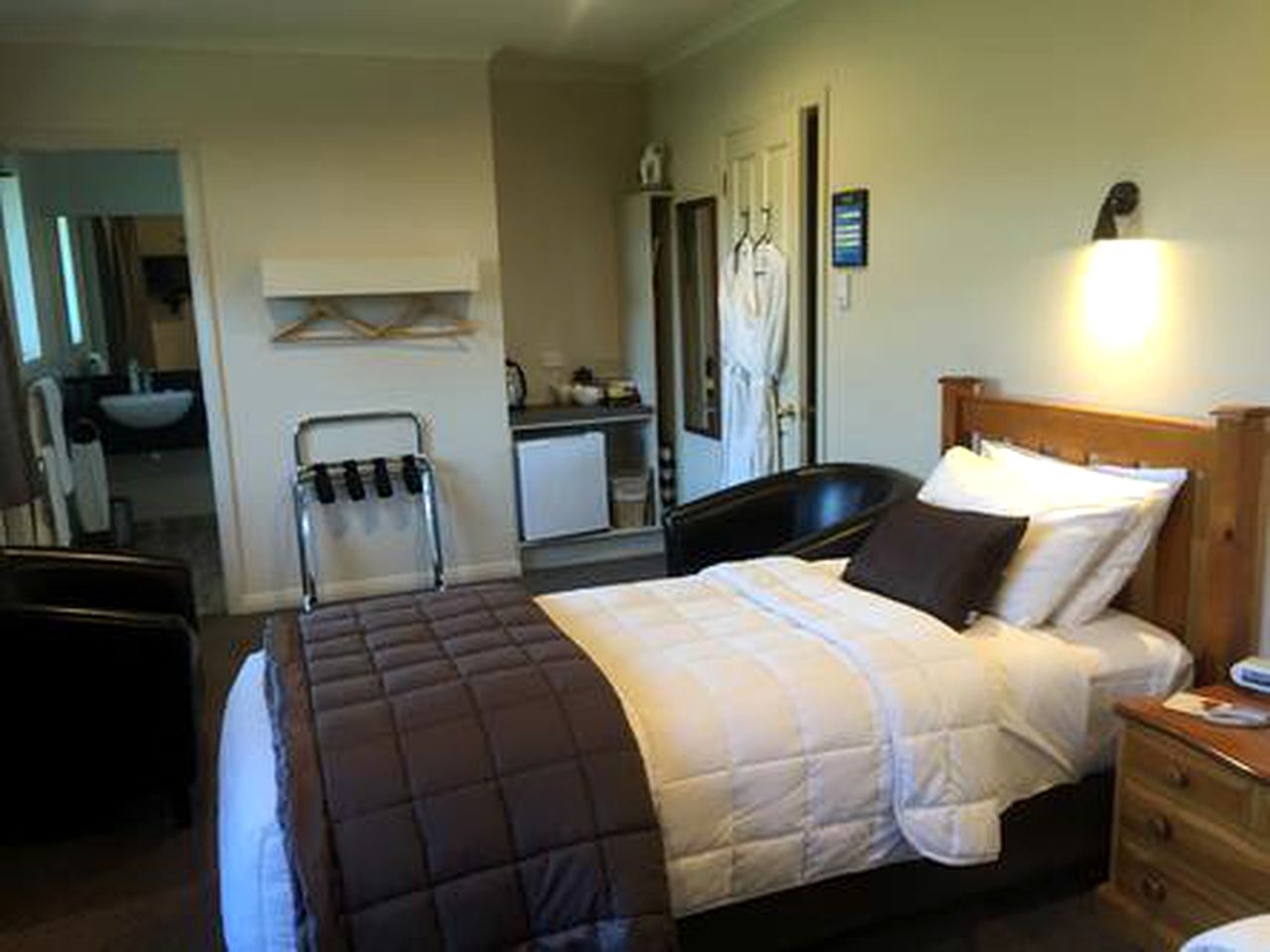 Clutha River Getaway for Two in Otago on New Zealand's South Island