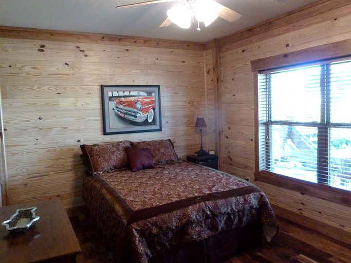 Cabins (Guntersville, Alabama, United States)