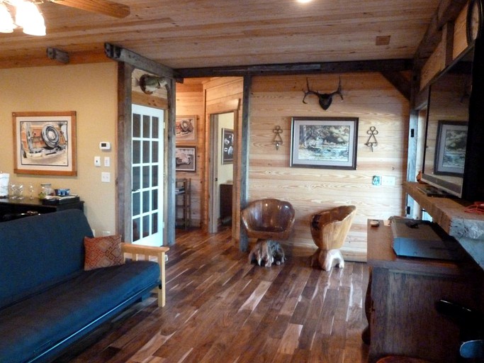 Cabins (Guntersville, Alabama, United States)