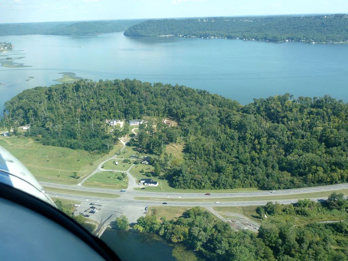 Cabins (Guntersville, Alabama, United States)