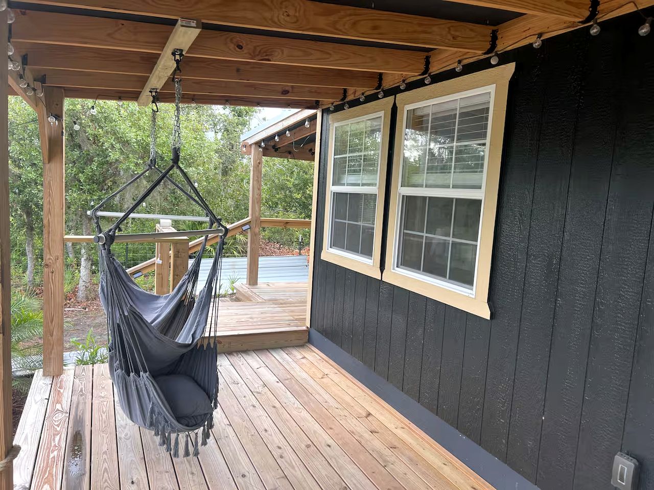 Off-Grid, Lakeside Tiny Home in Punta Gorda, Florida, Perfect for a Weekend Getaway