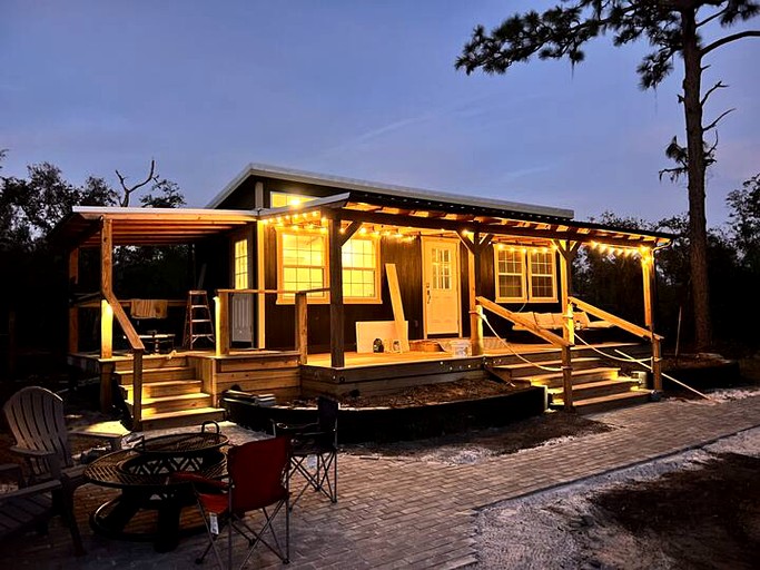 Tiny Houses (United States of America, Punta Gorda, Florida)