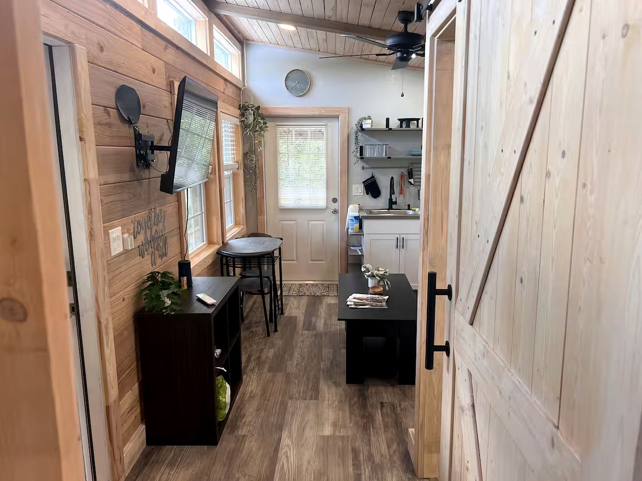 Off-Grid, Lakeside Tiny Home in Punta Gorda, Florida, Perfect for a Weekend Getaway