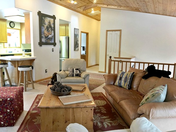 Cabins (Kings Beach, California, United States)