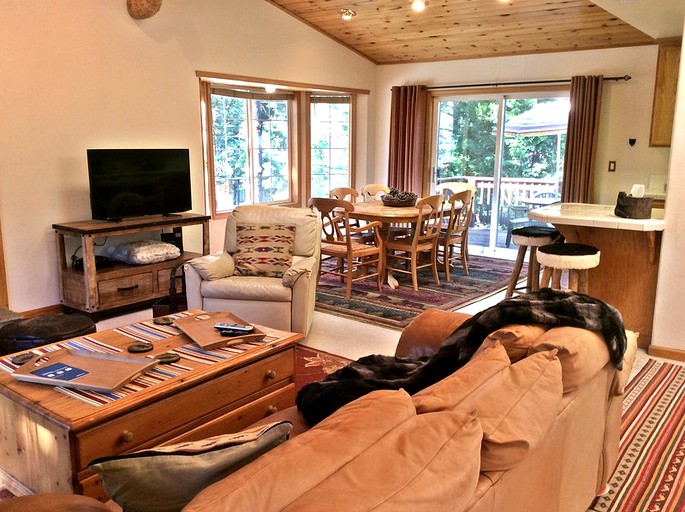 Cabins (Kings Beach, California, United States)