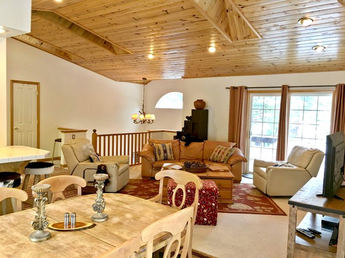 Cabins (Kings Beach, California, United States)