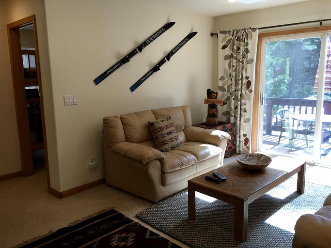 Cabins (Kings Beach, California, United States)