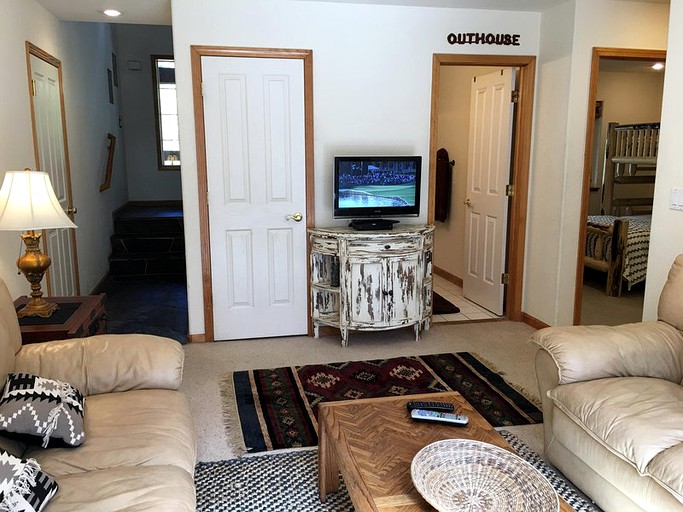 Cabins (Kings Beach, California, United States)