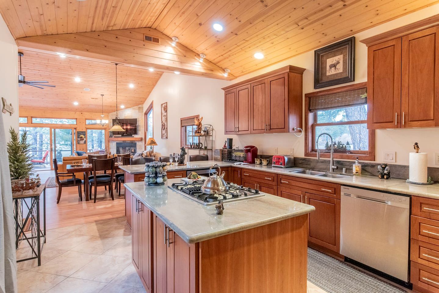 Experience Bliss: Big Bear Lake Rental with Exclusive Hot Tub