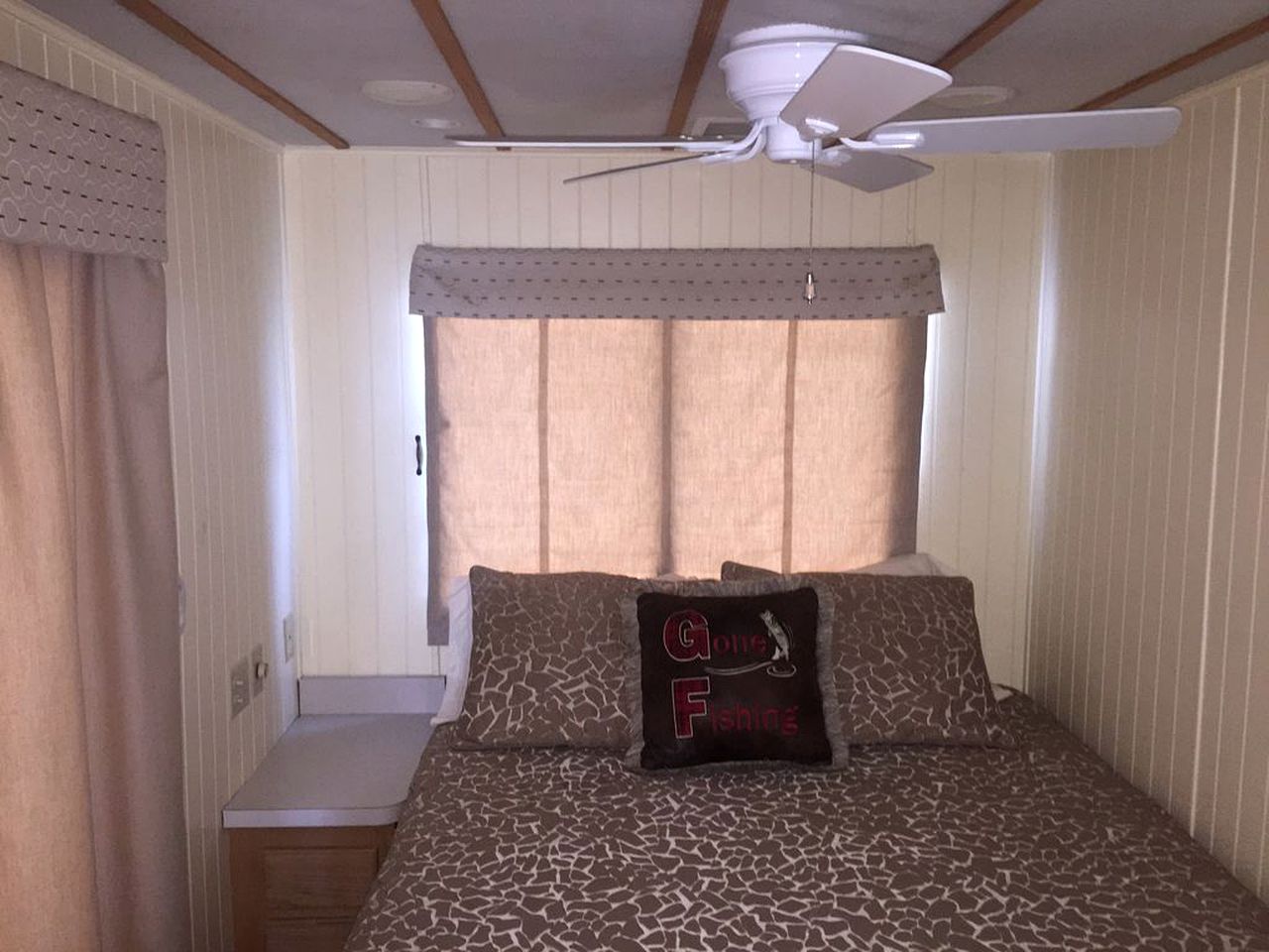 Family-Friendly Houseboat Rental in a No-Wake Cove on Lake Travis, Texas