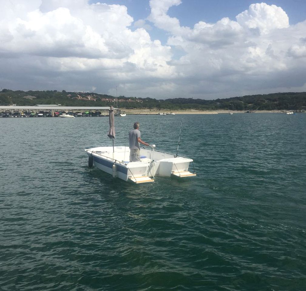 Family-Friendly Houseboat Rental in a No-Wake Cove on Lake Travis, Texas
