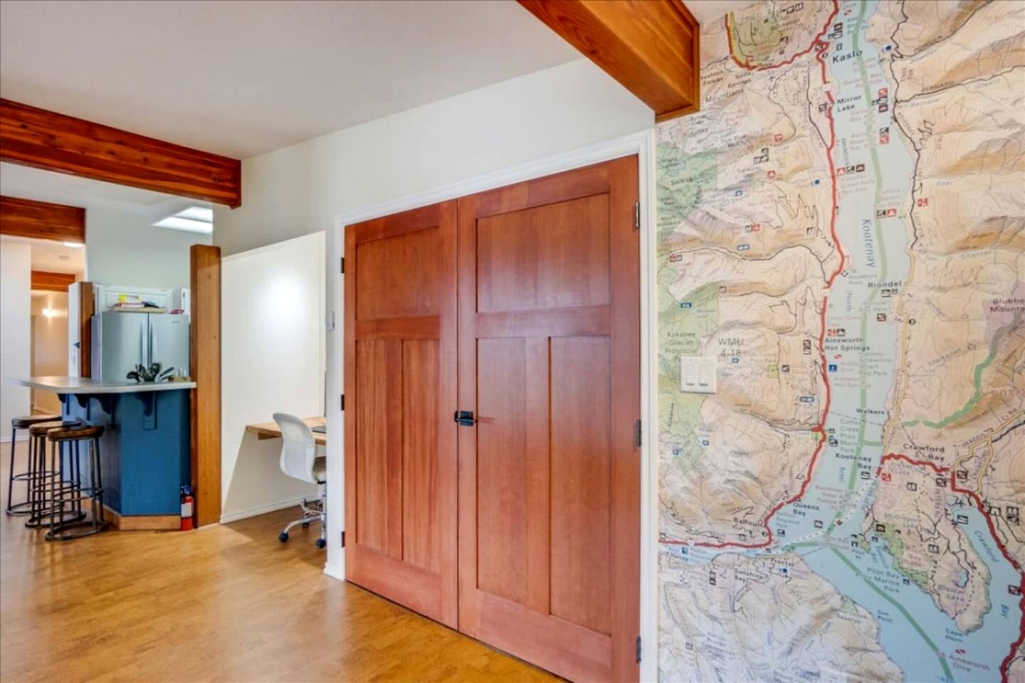 Gorgeous Cabin Suite with Stunning Lake Views for an Incredible Escape in Nature near Ainsworth Hot Springs in BC