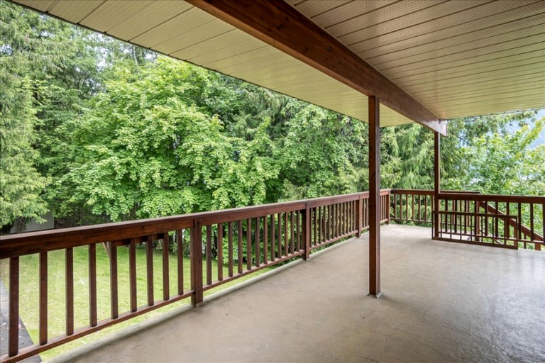 Vacation Rentals (Canada, --, --)