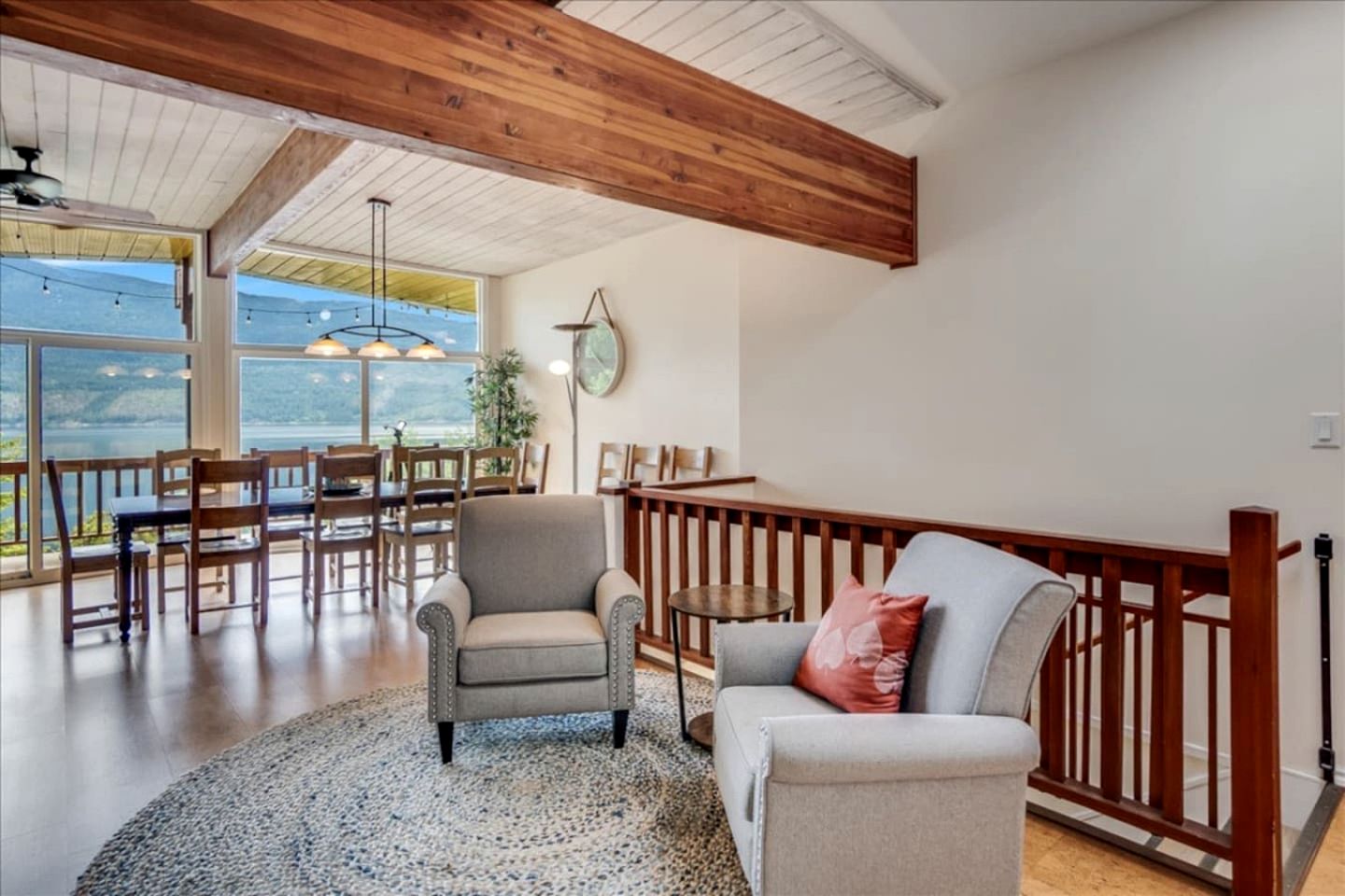 Gorgeous Cabin Suite with Stunning Lake Views for an Incredible Escape in Nature near Ainsworth Hot Springs in BC