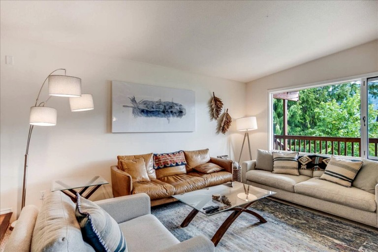 Vacation Rentals (Canada, --, --)