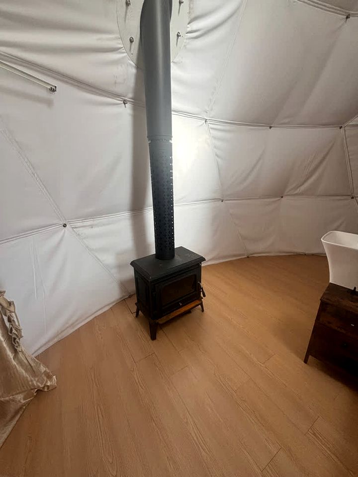 Tranquil Glamping Dome with Scenic Nature Views near Denison, Texas