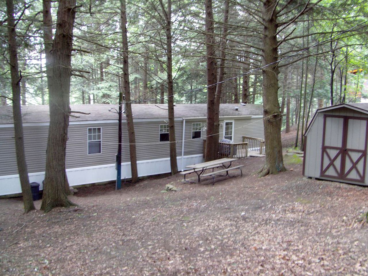 Riverfront Cabin near Lake Wallenpaupack, Pennsylvania