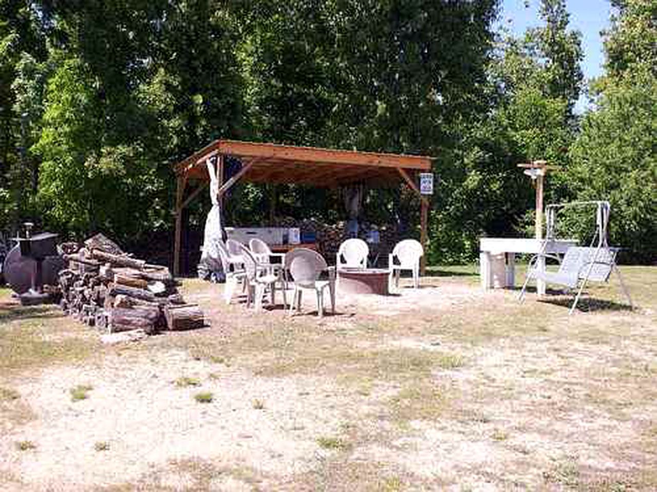 Impressive Cabin Rental with Campfire Area and Beautiful Views near Kentucky Lake