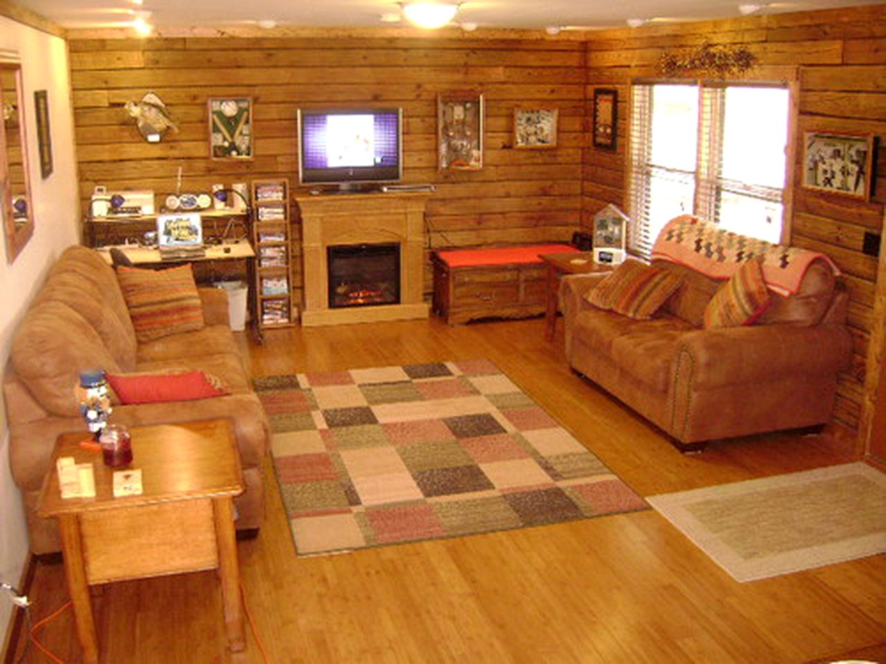 Impressive Cabin Rental with Campfire Area and Beautiful Views near Kentucky Lake