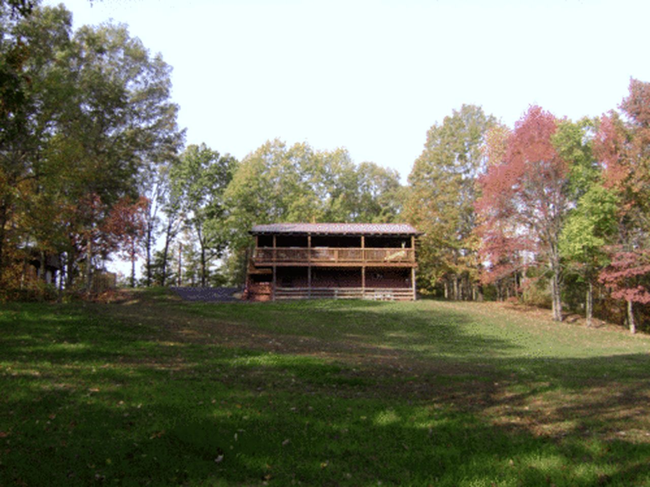 Lovely Cabin Getaway with Fireplace and Lake Views in Grand Rivers, Kentucky