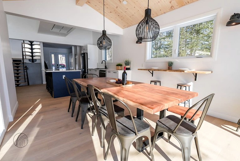 Cabins (Canada, Saint-Didace, Quebec)