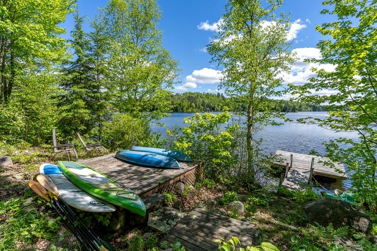 Cabins (Canada, Saint-Didace, Quebec)