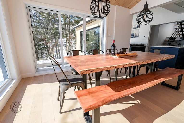 Cabins (Canada, Saint-Didace, Quebec)