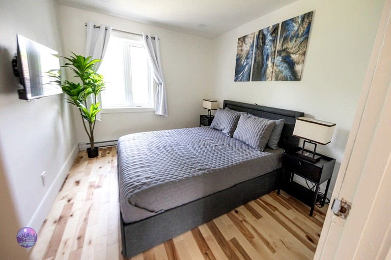 Vacation Rentals (Canada, Lac des Plages, Quebec)