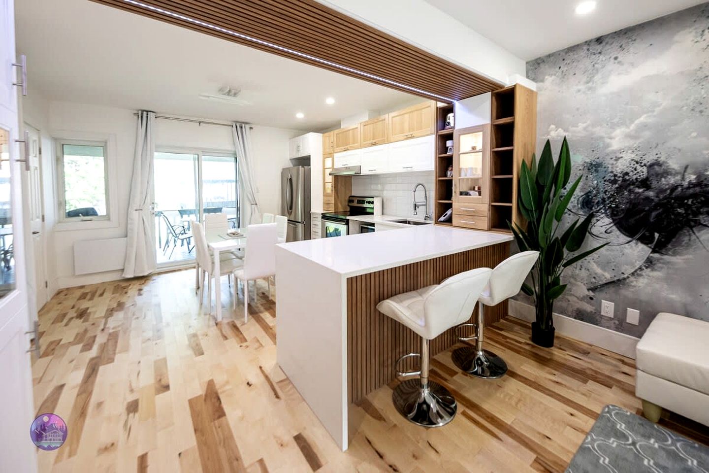 Lakefront Suite Rental with Barbecue Perfect for Water Activities in Lac des Plages, Quebec