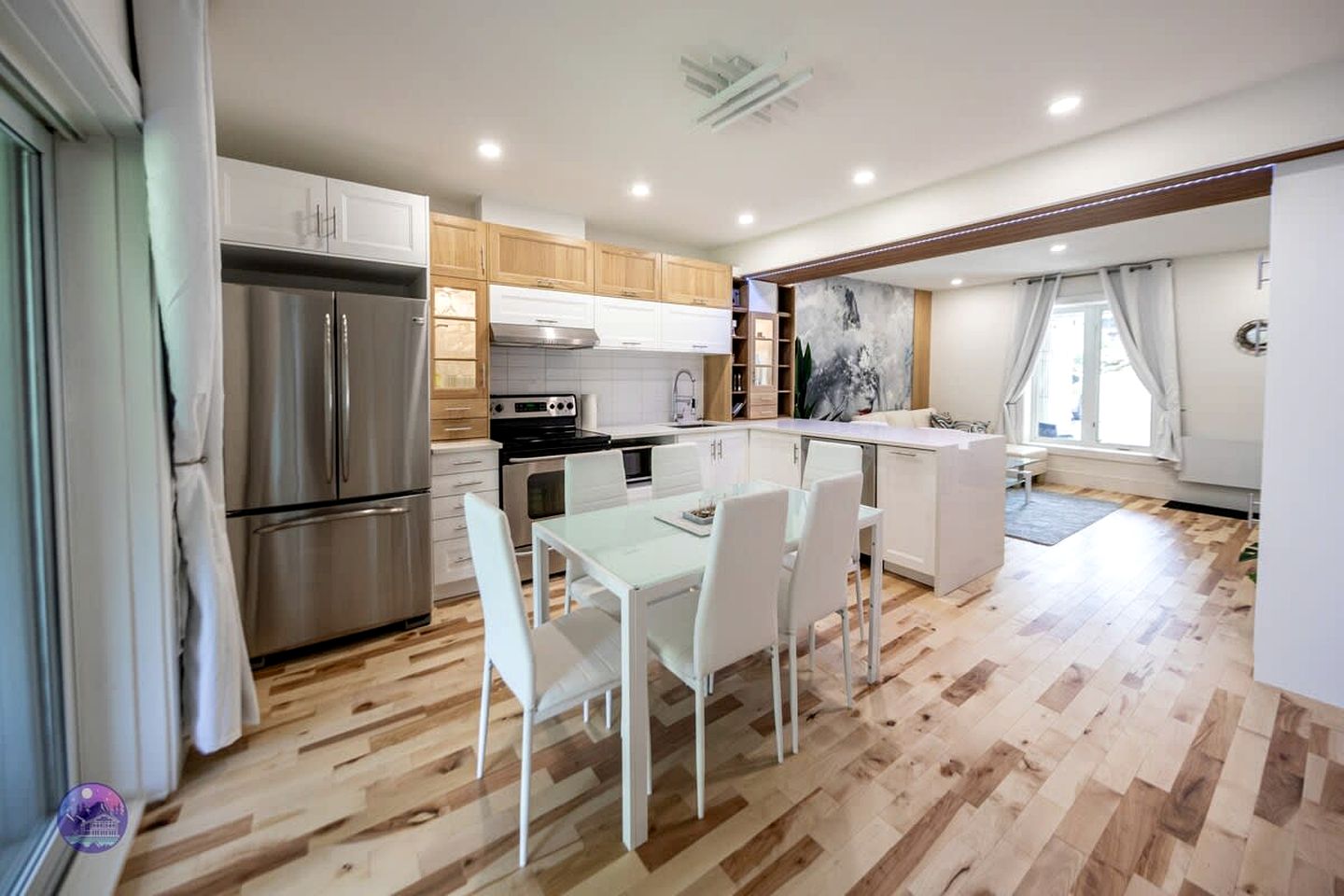 Lakefront Suite Rental with Barbecue Perfect for Water Activities in Lac des Plages, Quebec