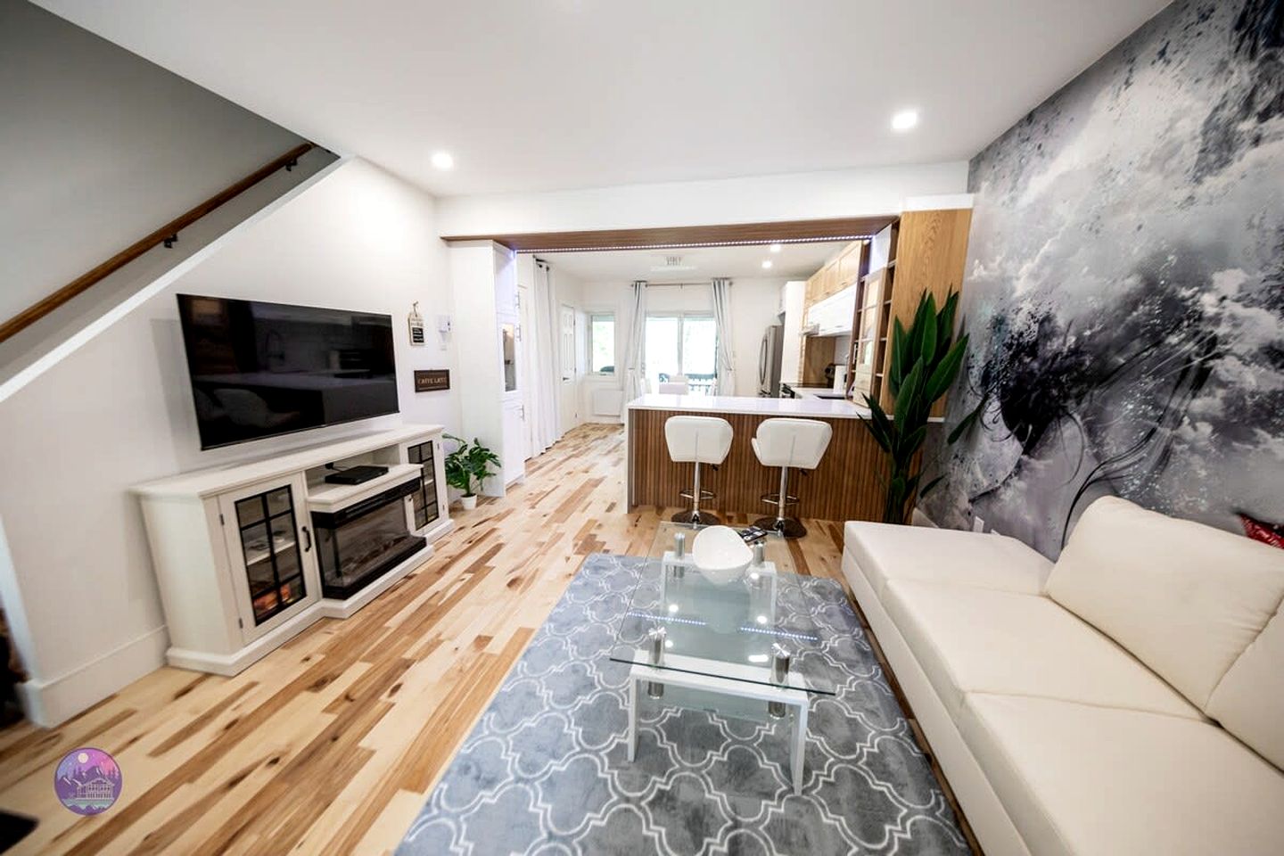 Lakefront Suite Rental with Barbecue Perfect for Water Activities in Lac des Plages, Quebec