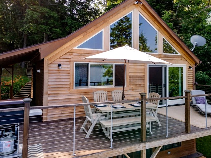 Cabins (United States of America, Sidney, Maine)