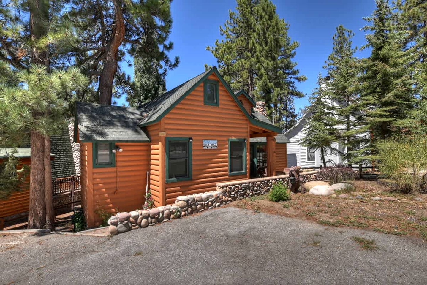 Lakefront Cabin with Fireplace, Jacuzzi and Pool Table in Big Bear Lake, California
