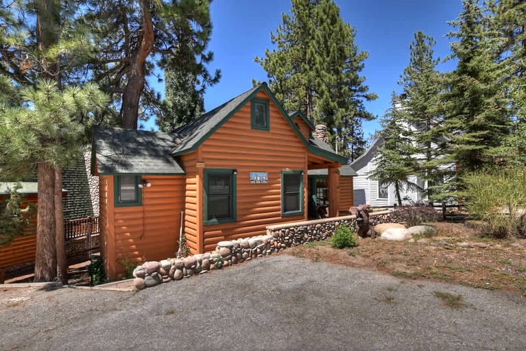 Cabins (United States of America, Big Bear Lake, California)