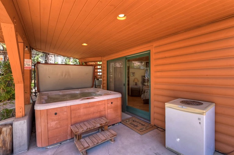 Cabins (United States of America, Big Bear Lake, California)