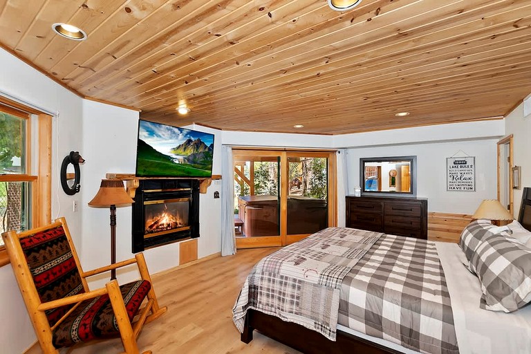 Cabins (United States of America, Big Bear Lake, California)