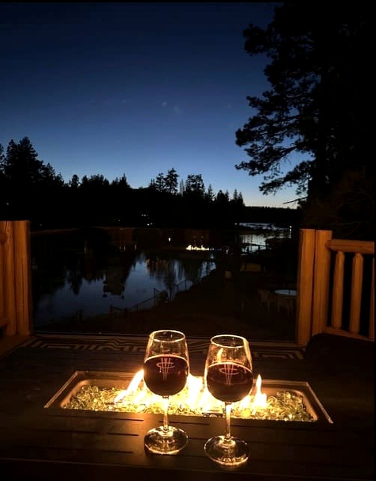 Lakefront Cabin with Fireplace, Jacuzzi and Pool Table in Big Bear Lake, California