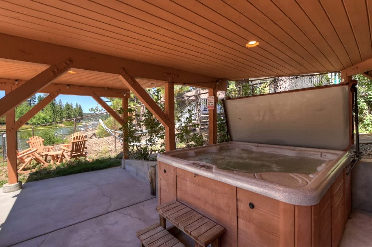 Lakefront Cabin with Fireplace, Jacuzzi and Pool Table in Big Bear Lake, California