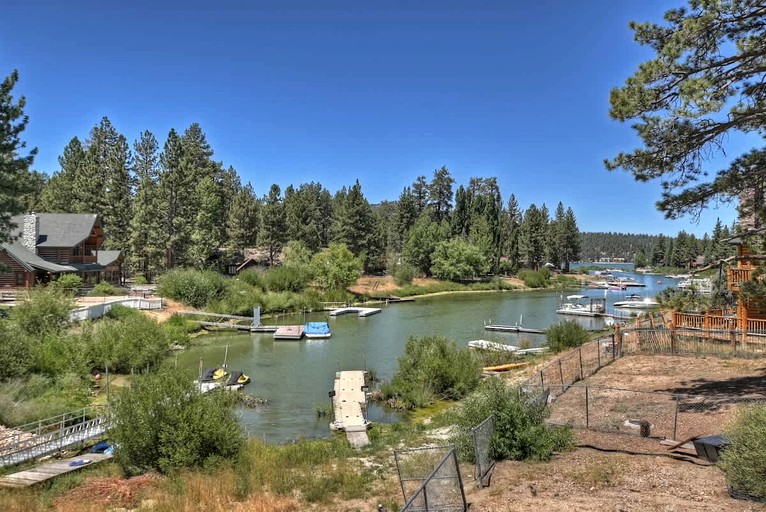 Cabins (United States of America, Big Bear Lake, California)