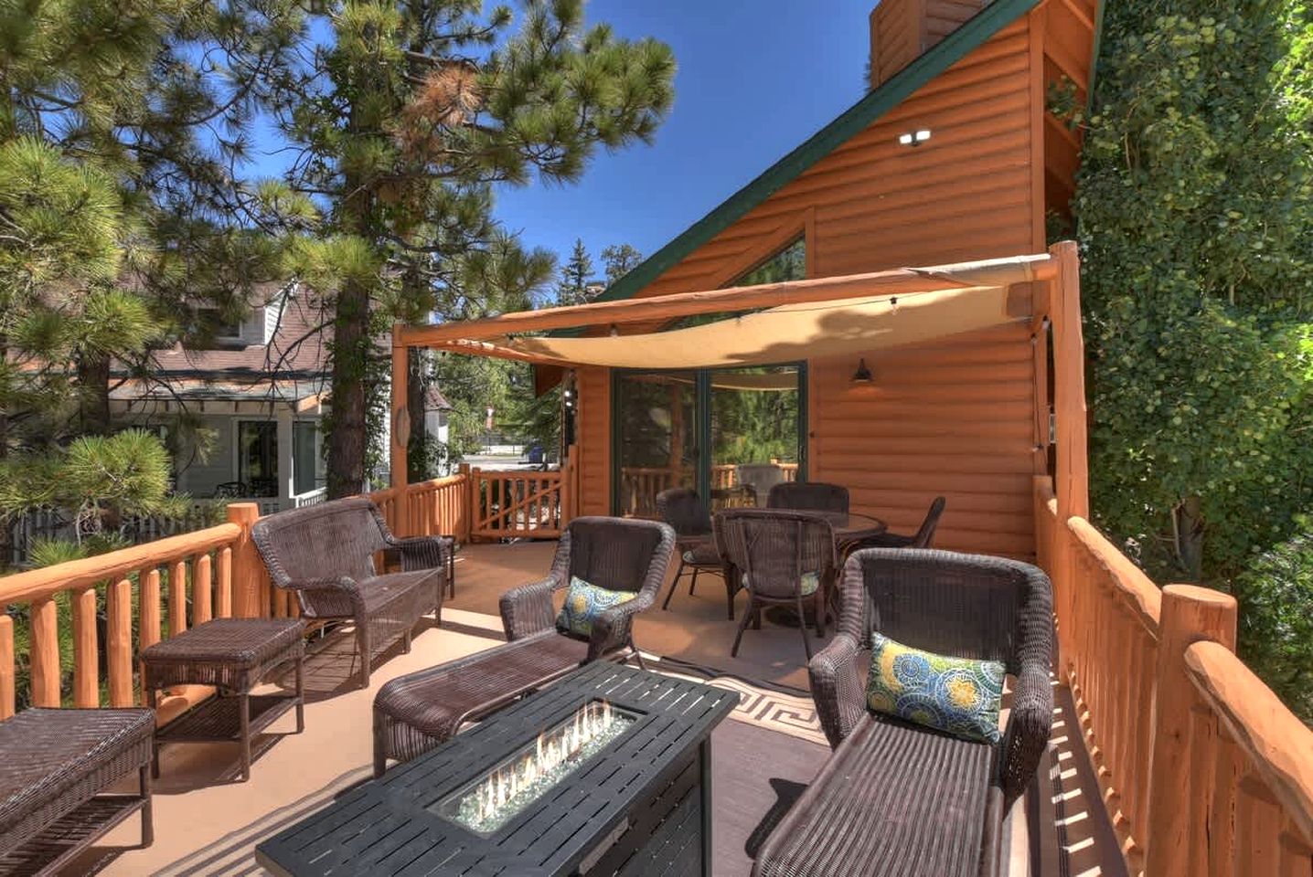 Lakefront Cabin with Fireplace, Jacuzzi and Pool Table in Big Bear Lake, California