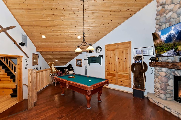 Cabins (United States of America, Big Bear Lake, California)