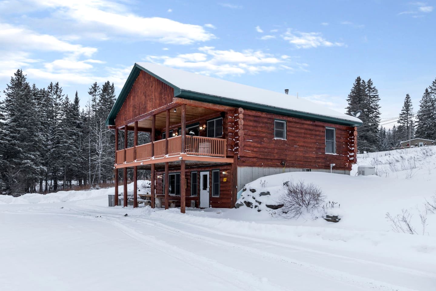 Lakefront Cabin Incredible for a Peaceful and Serene Getaway in New Hampshire