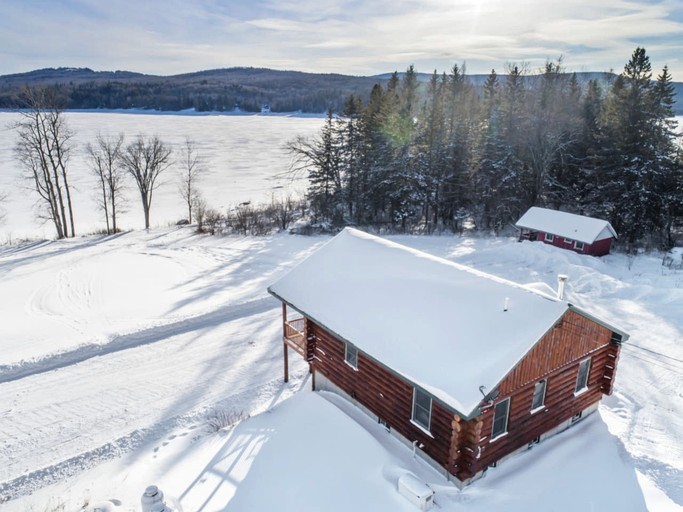Cabins (United States of America, Pittsburg, New Hampshire)