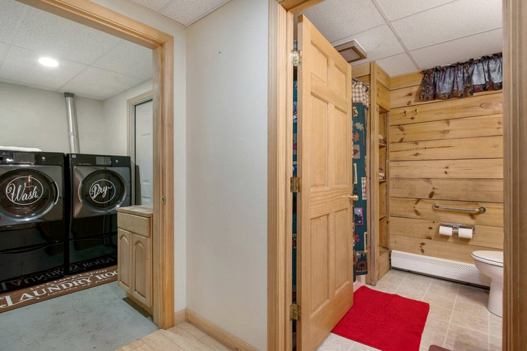 Cabins (United States of America, Pittsburg, New Hampshire)