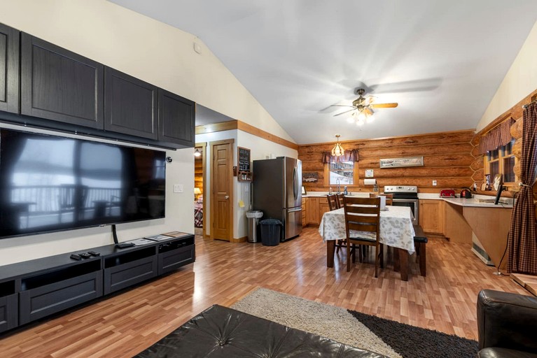 Cabins (United States of America, Pittsburg, New Hampshire)