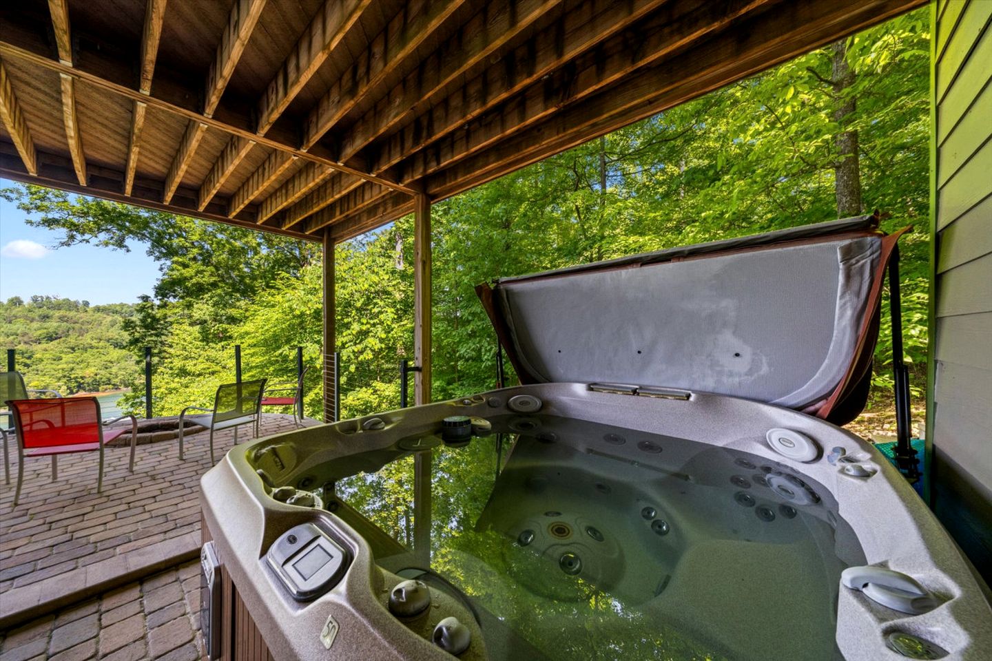Lakefront Cabin with Pool and Covered Dock in Tennessee